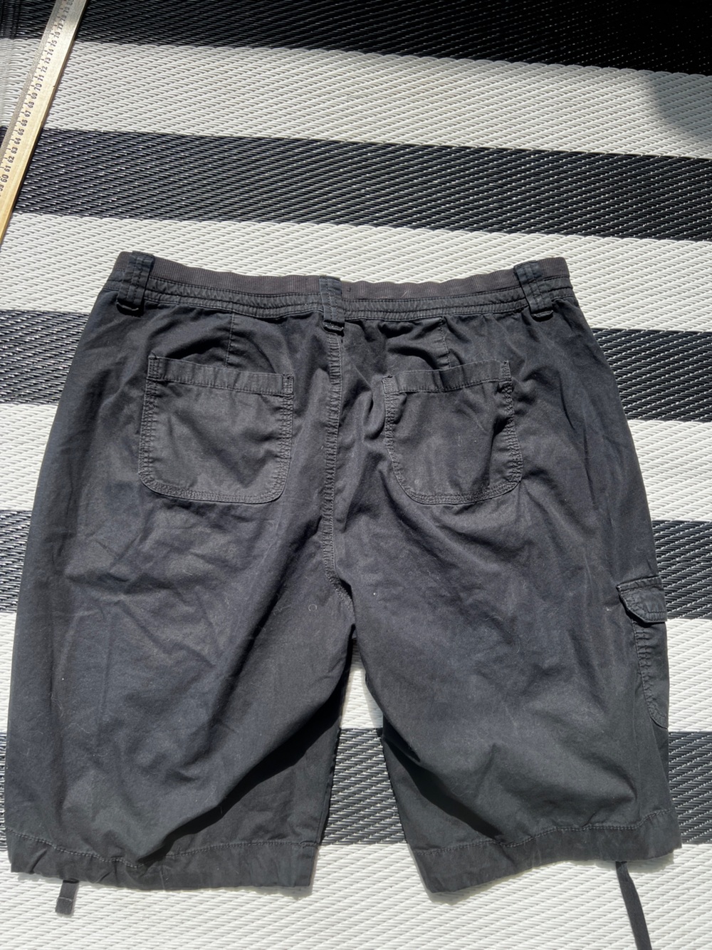 St. John's Bay Black cargo Shorts - Picture 4 of 5
